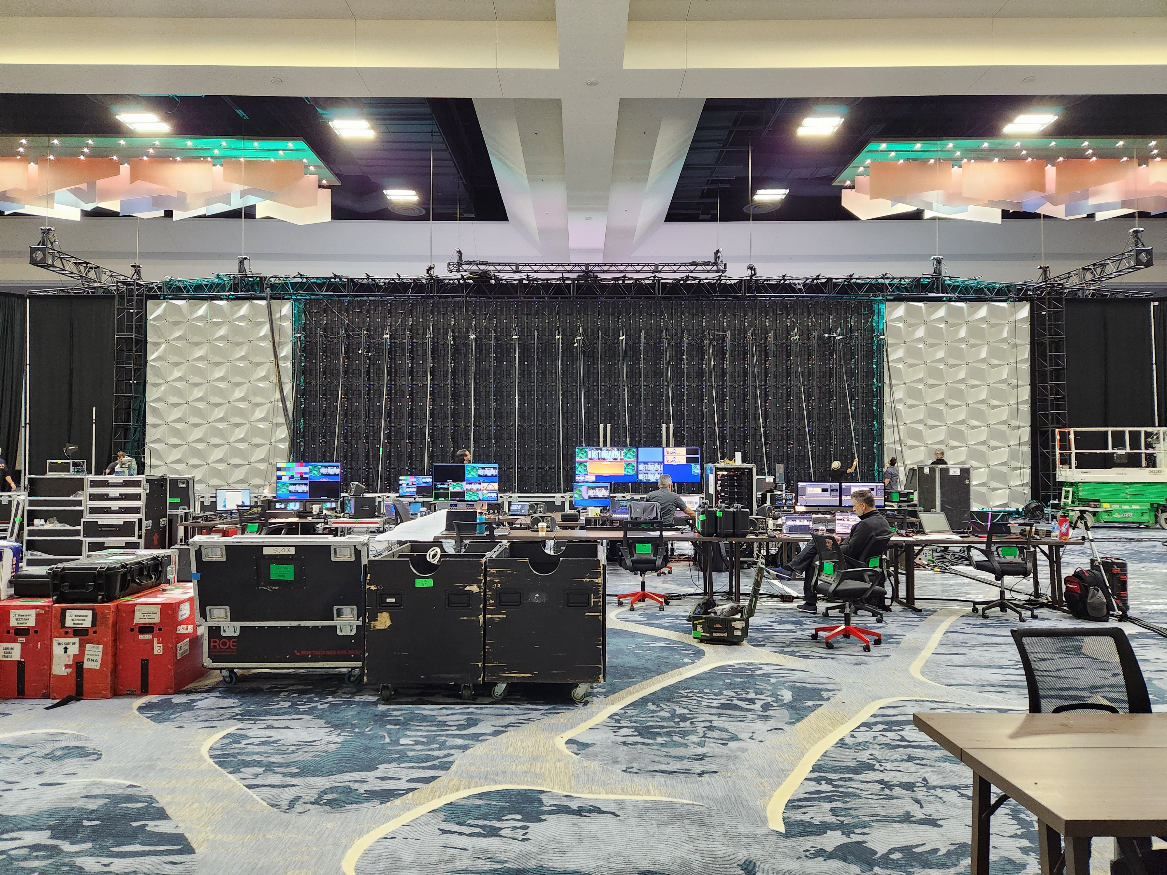 Zoetis LED wall build 09